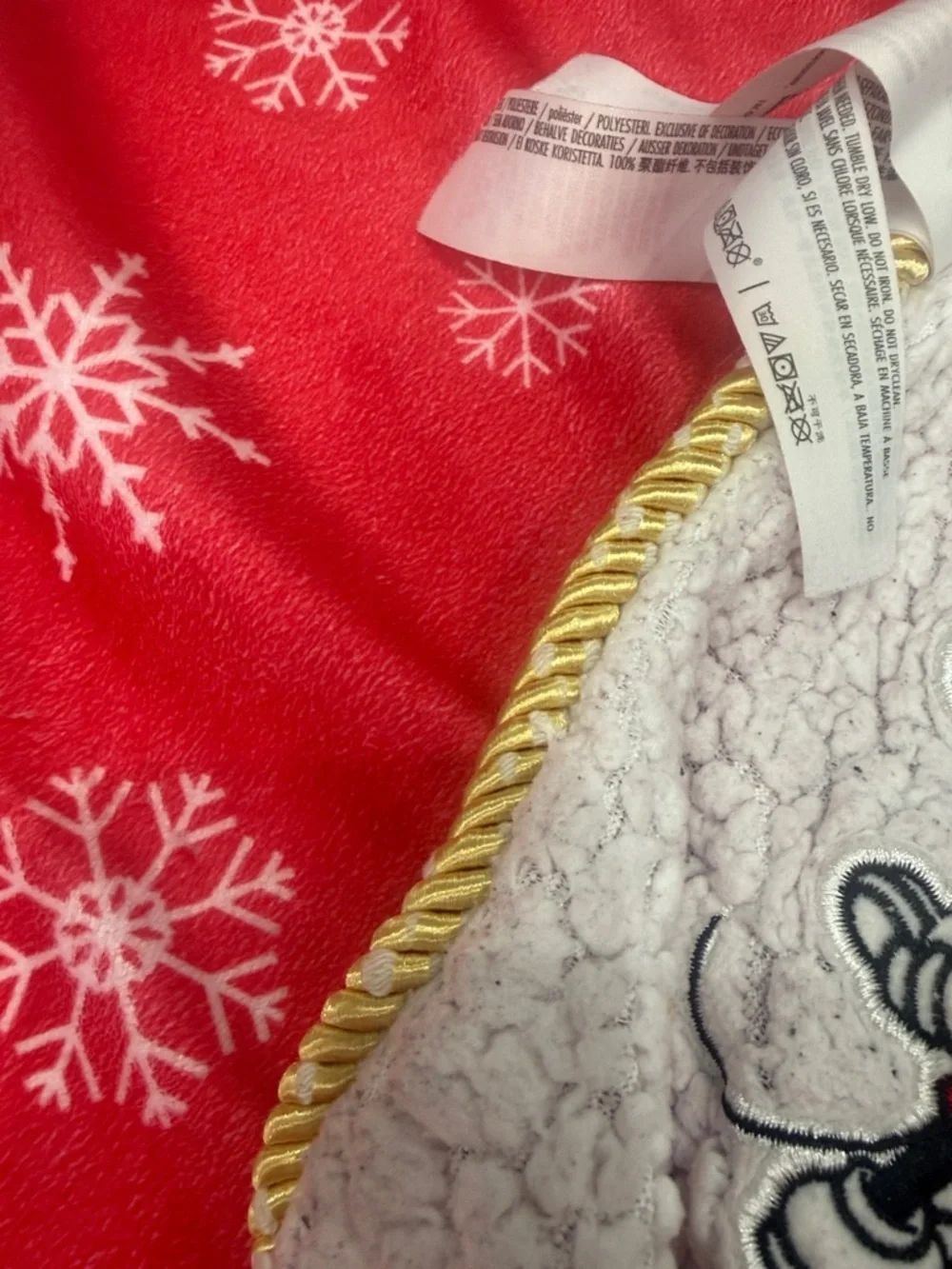 Red fleece Snowflake Holiday Blanket with Minnie and Mickey Embroidery 52x42
